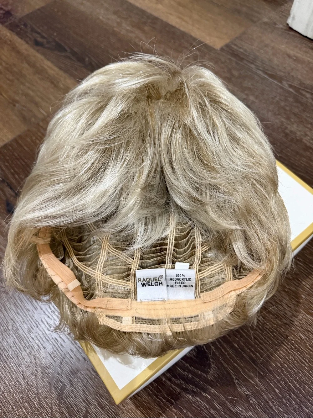 Raquel Welch Glazed Vanilla Short Synthetic Hairpiece - Light Blonde